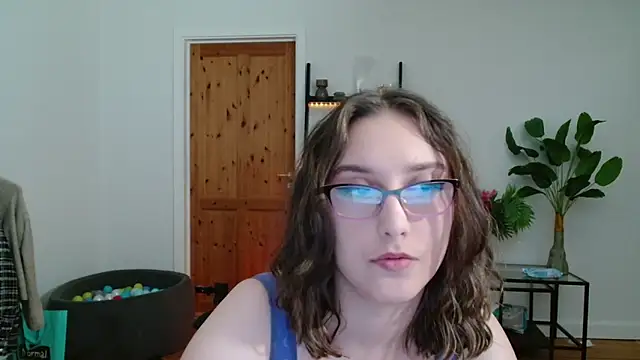 NaughtyRapunzel7 online show from December 2024 12:19:02 PM