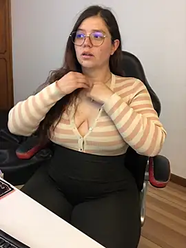 kayortiiz online show from April 2026 11:17:01 PM