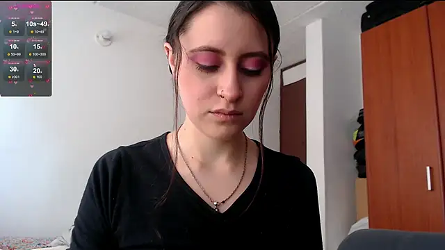 Snapshot of Juls_winter_ chatting on February 2025 03:27:01 PM Juls winter online show from February 2025 03:27:01 PM