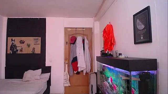 romeolovedark online show from January 2025 03:45:01 PM