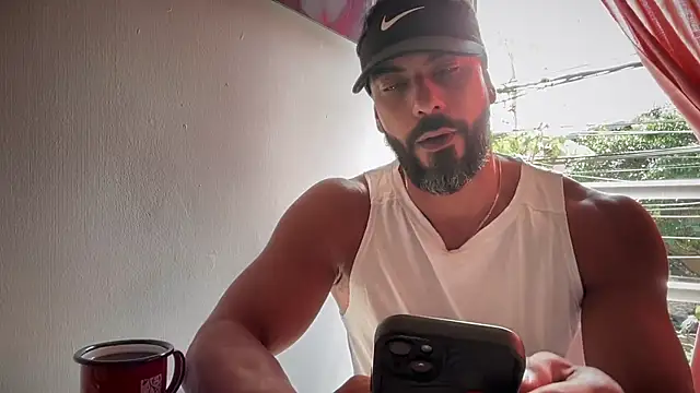 romeolovedark online show from November 2025 04:44:01 PM