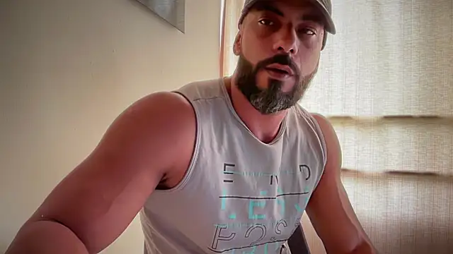 Snapshot of romeolovedark chatting on March 2026 05:19:01 PM romeolovedark online show from March 2026 05:19:01 PM