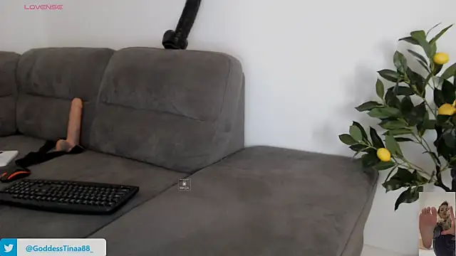 Snapshot of Goddess_Tina chatting on April 2026 02:58:02 PM Goddess Tina online show from April 2026 02:58:02 PM