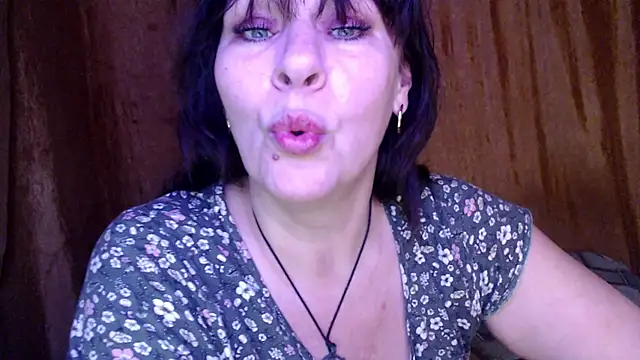 Snapshot of karina_ren_ chatting on February 2025 12:28:01 PM karina ren online show from February 2025 12:28:01 PM