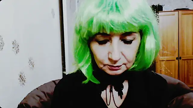 AnnieEltgant online show from December 2025 02:26:01 PM