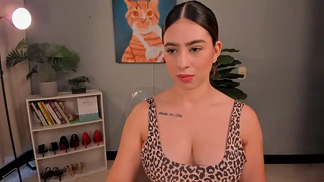 LiaPearce online show from April 2026 01:17:01 PM