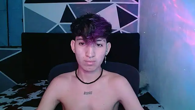 littlextreme online show from December 2024 04:18:01 AM