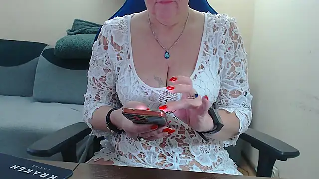 Snapshot of Diablica41 chatting on November 2025 08:28:01 AM Diablica41 online show from November 2025 08:28:01 AM