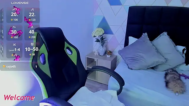 gisela27 online show from October 2025 12:28:01 PM