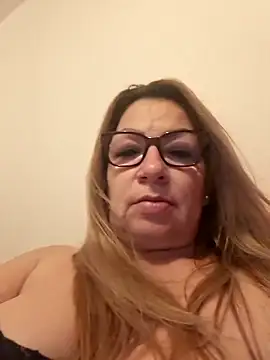 gisela27 online show from June 2026 05:52:01 AM