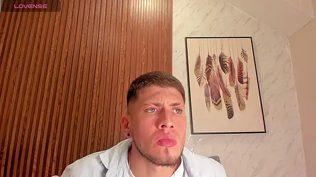 Snapshot of SebastianMaximoff chatting on October 2025 07:43:01 PM SebastianMaximoff online show from October 2025 07:43:01 PM