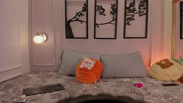 ale cam online show from October 2025 12:36:01 AM