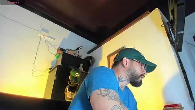 CamiloGray  online show from October 2025 01:20:01 PM