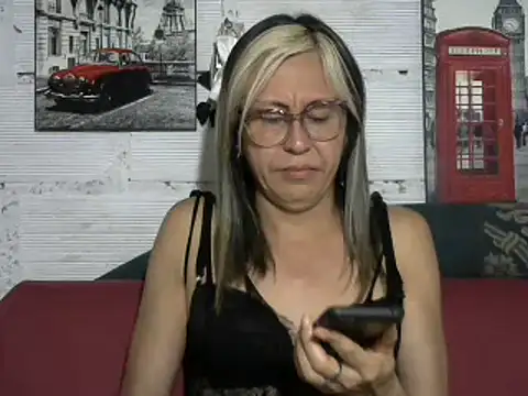 Snapshot of divahot08 chatting on December 2024 03:28:02 PM divahot08 online show from December 2024 03:28:02 PM