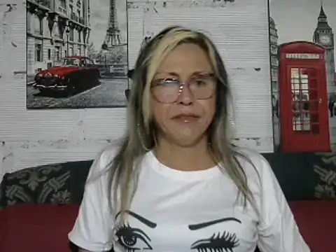 Snapshot of divahot08 chatting on January 2025 07:02:02 PM divahot08 online show from January 2025 07:02:02 PM