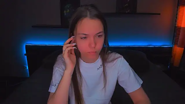 AlexaBarkley online show from April 2026 12:17:01 AM