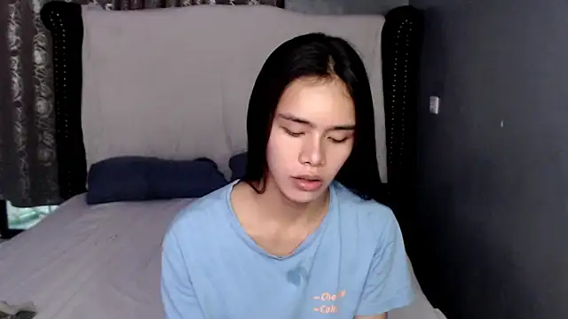 Snapshot of shecutie69 chatting on October 2025 11:05:02 PM shecutie69 online show from October 2025 11:05:02 PM