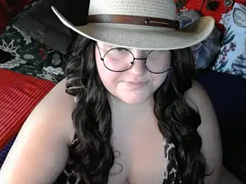 Snapshot of ThickBones chatting on January 2025 02:28:01 PM ThickBones online show from January 2025 02:28:01 PM
