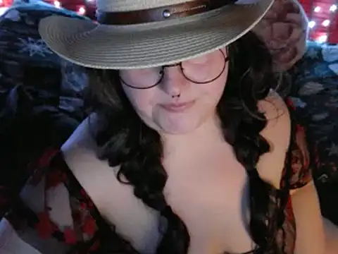Snapshot of ThickBones chatting on March 2025 06:23:01 PM ThickBones online show from March 2025 06:23:01 PM