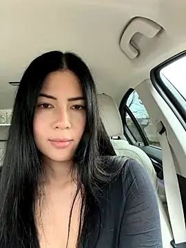 clairewntr online show from December 2025 12:43:01 PM