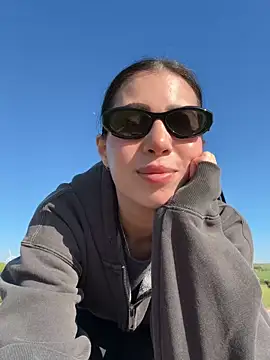clairewntr online show from April 2026 03:20:01 PM