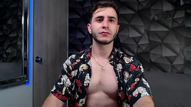 Latino stud4u online show from September 2025 12:02:02 AM