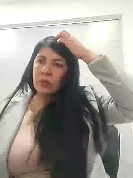 Snapshot of aisha_latina chatting on January 2025 02:56:02 PM aisha latina online show from January 2025 02:56:02 PM