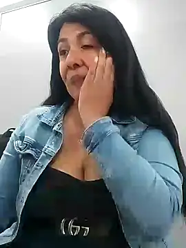 Snapshot of aisha_latina chatting on February 2025 02:16:01 PM aisha latina online show from February 2025 02:16:01 PM