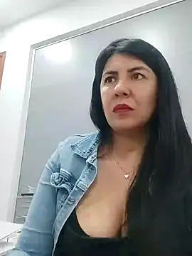 Snapshot of aisha_latina chatting on February 2025 08:35:02 PM aisha latina online show from February 2025 08:35:02 PM