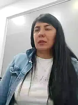 Snapshot of aisha_latina chatting on February 2025 07:18:02 PM aisha latina online show from February 2025 07:18:02 PM