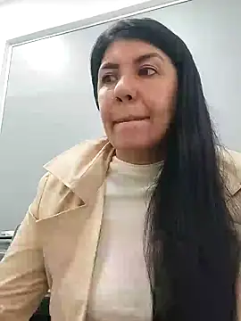 Snapshot of aisha_latina chatting on February 2025 02:05:02 PM aisha latina online show from February 2025 02:05:02 PM