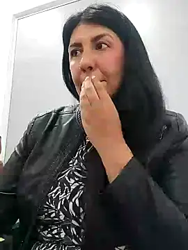 Snapshot of aisha_latina chatting on February 2025 03:03:01 PM aisha latina online show from February 2025 03:03:01 PM