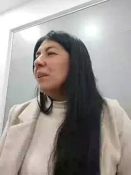 Snapshot of aisha_latina chatting on February 2025 01:40:01 PM aisha latina online show from February 2025 01:40:01 PM