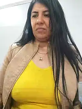 Snapshot of aisha_latina chatting on February 2025 06:21:01 PM aisha latina online show from February 2025 06:21:01 PM