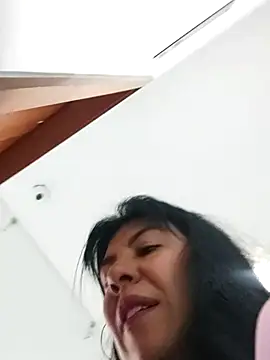 Snapshot of aisha_latina chatting on September 2025 03:22:02 PM aisha latina online show from September 2025 03:22:02 PM