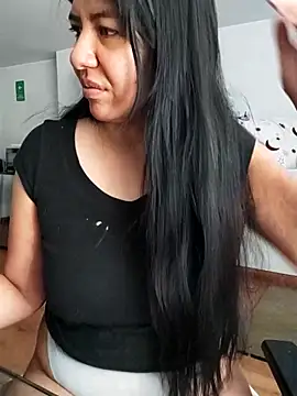 aisha latina online show from March 2026 02:34:01 PM