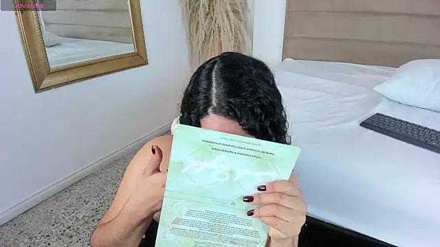 ValerieDiaz  online show from January 2025 11:58:02 AM