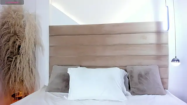 ValerieDiaz  online show from January 2025 12:06:01 PM