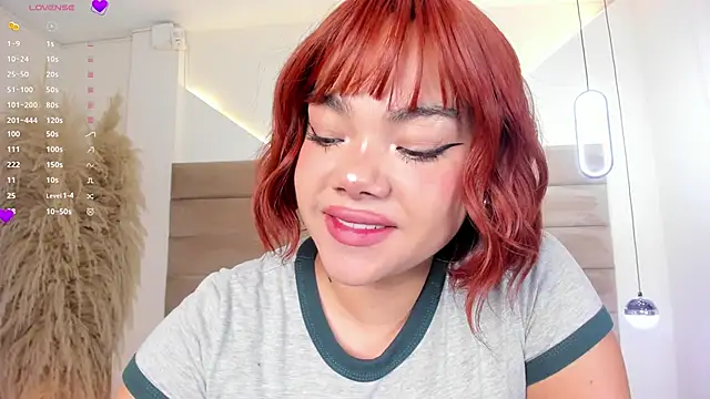 ValerieDiaz  online show from October 2025 12:18:02 PM