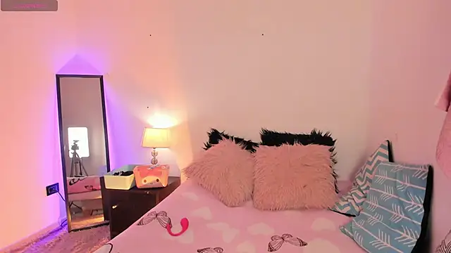 SophieRossi online show from November 2025 04:12:02 AM