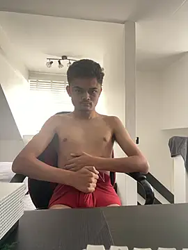 Yxngdiruss online show from July 2026 12:23:01 PM