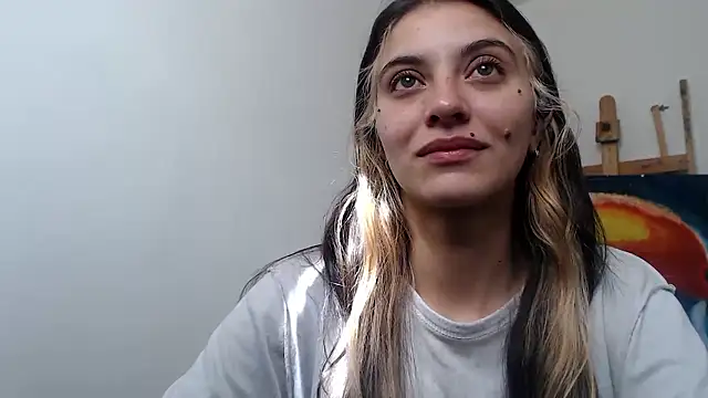 Snapshot of mariecam420 chatting on December 2024 02:49:02 PM mariecam420 online show from December 2024 02:49:02 PM