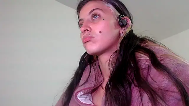 Snapshot of mariecam420 chatting on December 2024 04:12:02 AM mariecam420 online show from December 2024 04:12:02 AM