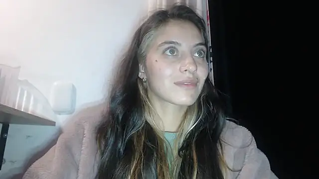Snapshot of mariecam420 chatting on December 2024 03:27:02 AM mariecam420 online show from December 2024 03:27:02 AM