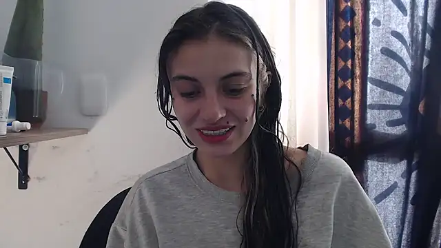 Snapshot of mariecam420 chatting on January 2025 02:02:02 PM mariecam420 online show from January 2025 02:02:02 PM