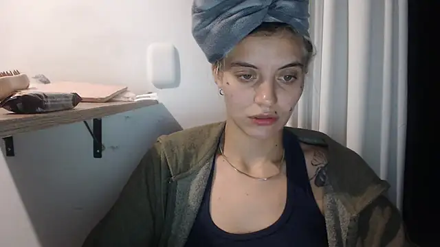 Snapshot of mariecam420 chatting on January 2025 12:04:01 AM mariecam420 online show from January 2025 12:04:01 AM