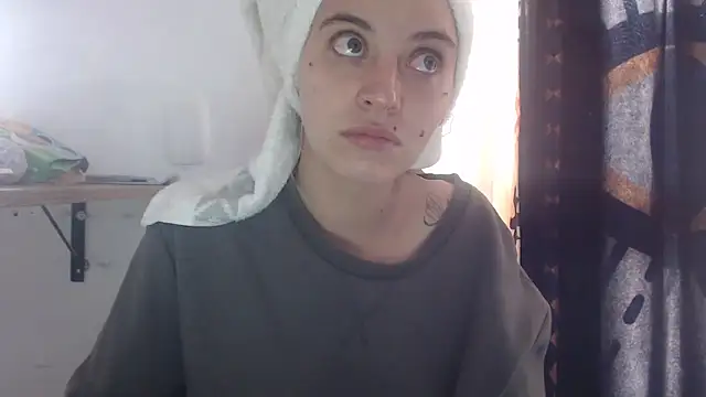 Snapshot of mariecam420 chatting on January 2025 01:36:02 PM mariecam420 online show from January 2025 01:36:02 PM