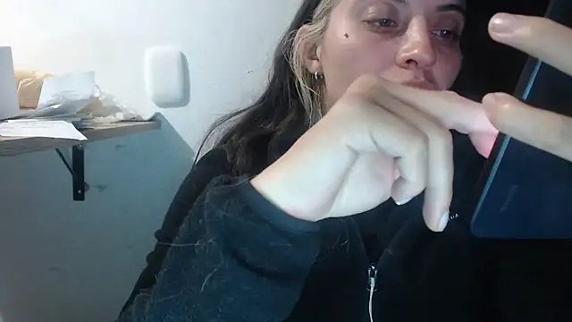 Snapshot of mariecam420 chatting on January 2025 01:29:01 AM mariecam420 online show from January 2025 01:29:01 AM