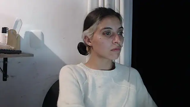Snapshot of mariecam420 chatting on February 2025 03:50:02 AM mariecam420 online show from February 2025 03:50:02 AM