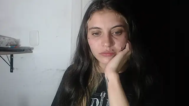 Snapshot of mariecam420 chatting on February 2025 03:42:01 AM mariecam420 online show from February 2025 03:42:01 AM